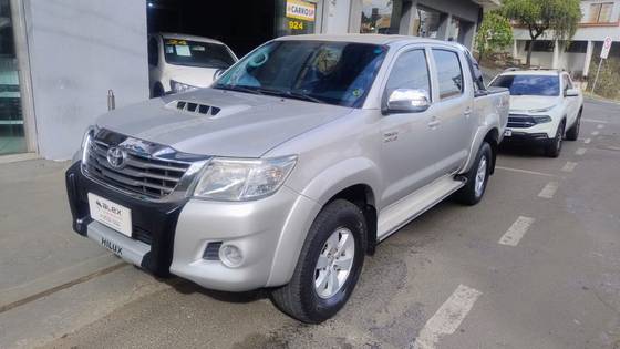 TOYOTA HILUX 3.0 SRV TOP 4X4 CD 16V TURBO INTERCOOLER DIESEL 4P AUTOMÁTICO TOYOTA HILUX 3.0 SRV TOP 4X4 CD 16V TURBO INTERCOOLER DIESEL 4P AUTOMÁTICO